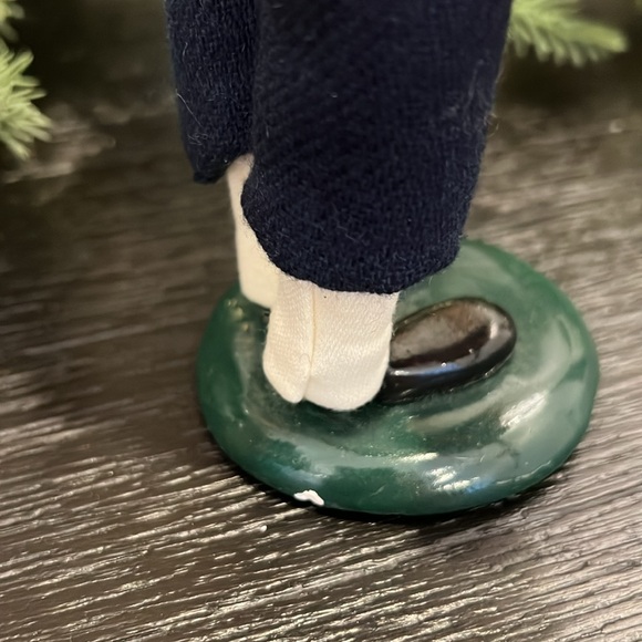 Byers’ Choice Caroler - Picture 5 of 6